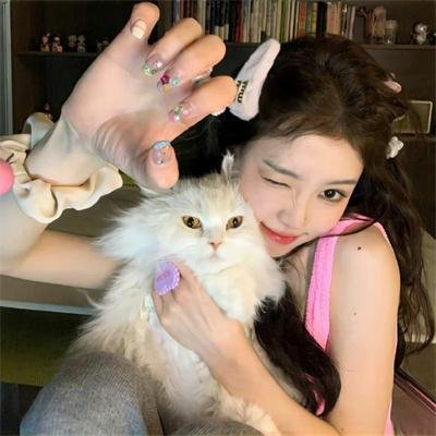 照片中的女孩