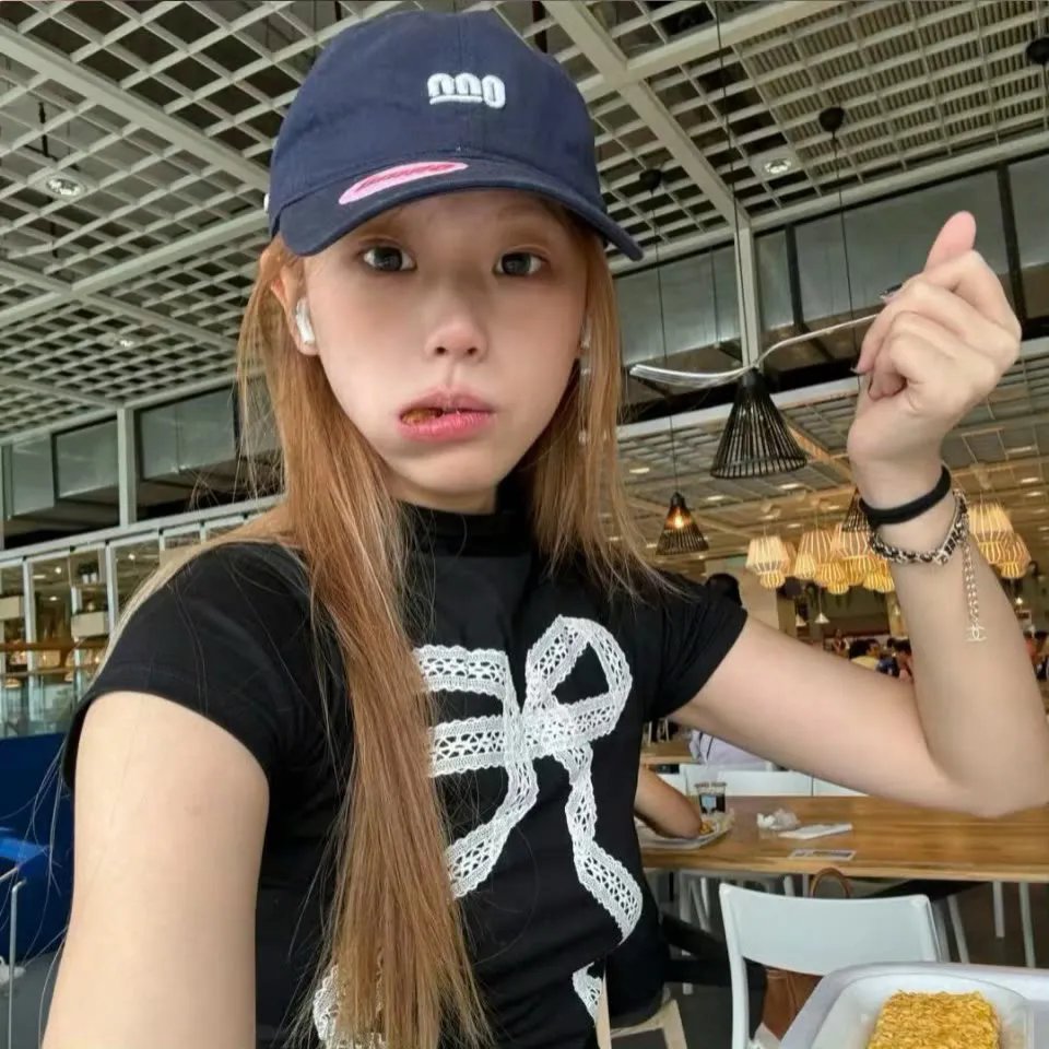 女学生和亨利先生